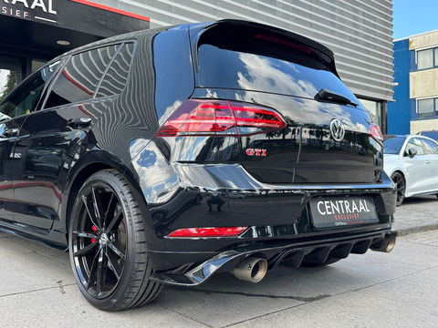 Volkswagen Golf GTI TCR 2.0 TSI 300PK|Pano|Akrapovic|Dynaudio|Memory|Leder|ACC|Carplay|Keyless|Camera|Bearlock