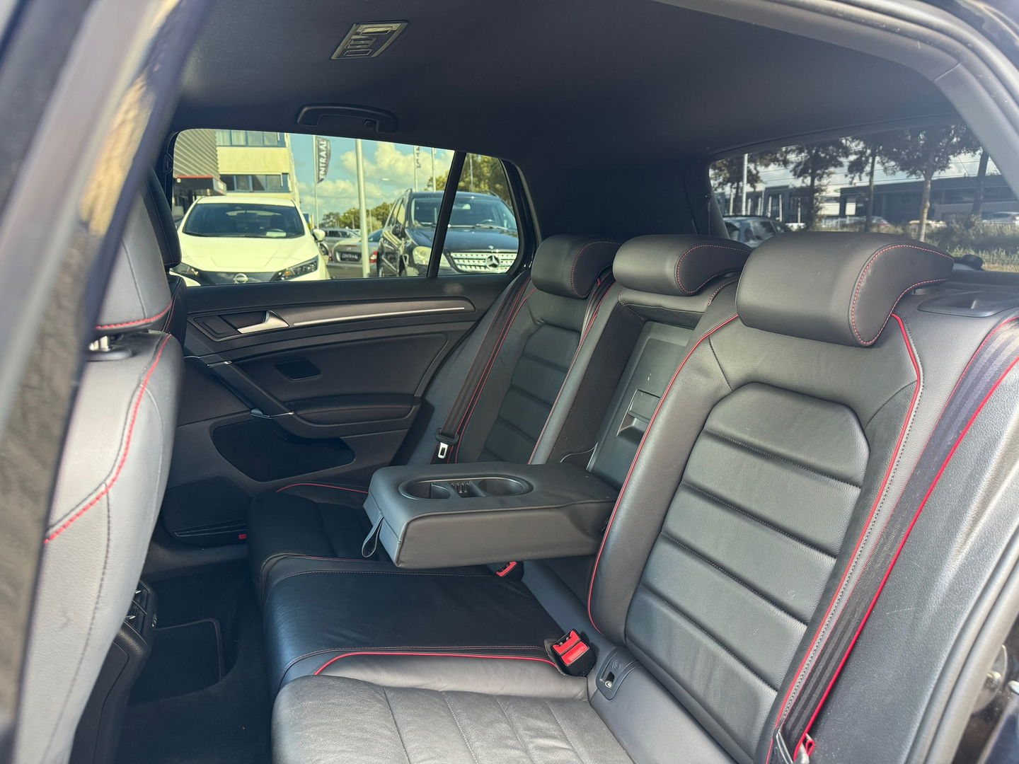 Volkswagen Golf GTI TCR 2.0 TSI 300PK|Pano|Akrapovic|Dynaudio|Memory|Leder|ACC|Carplay|Keyless|Camera|Bearlock