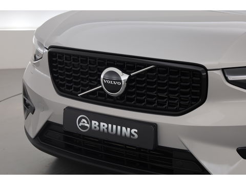 Volvo XC40 1.5 T5 Plug-in hybrid Plus Dark Facelift, Trekhaak, 20 inch, H&K Audio, elek. stoelen, ACC, Blis, stoel+ stuurverw.