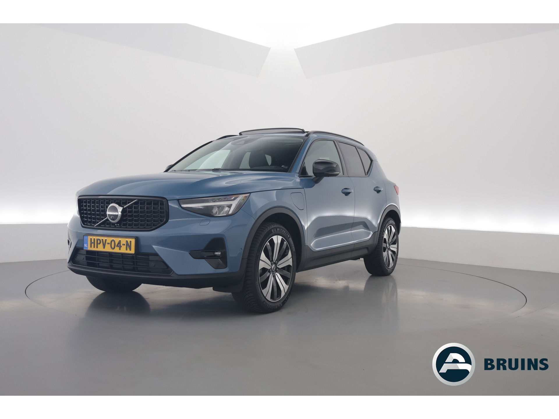 Volvo XC40 1.5 T5 Recharge Ultimate Dark Facelift | Pano | 360cam | Elek. Trekhaak | Harman Kardon | Pilot Assist