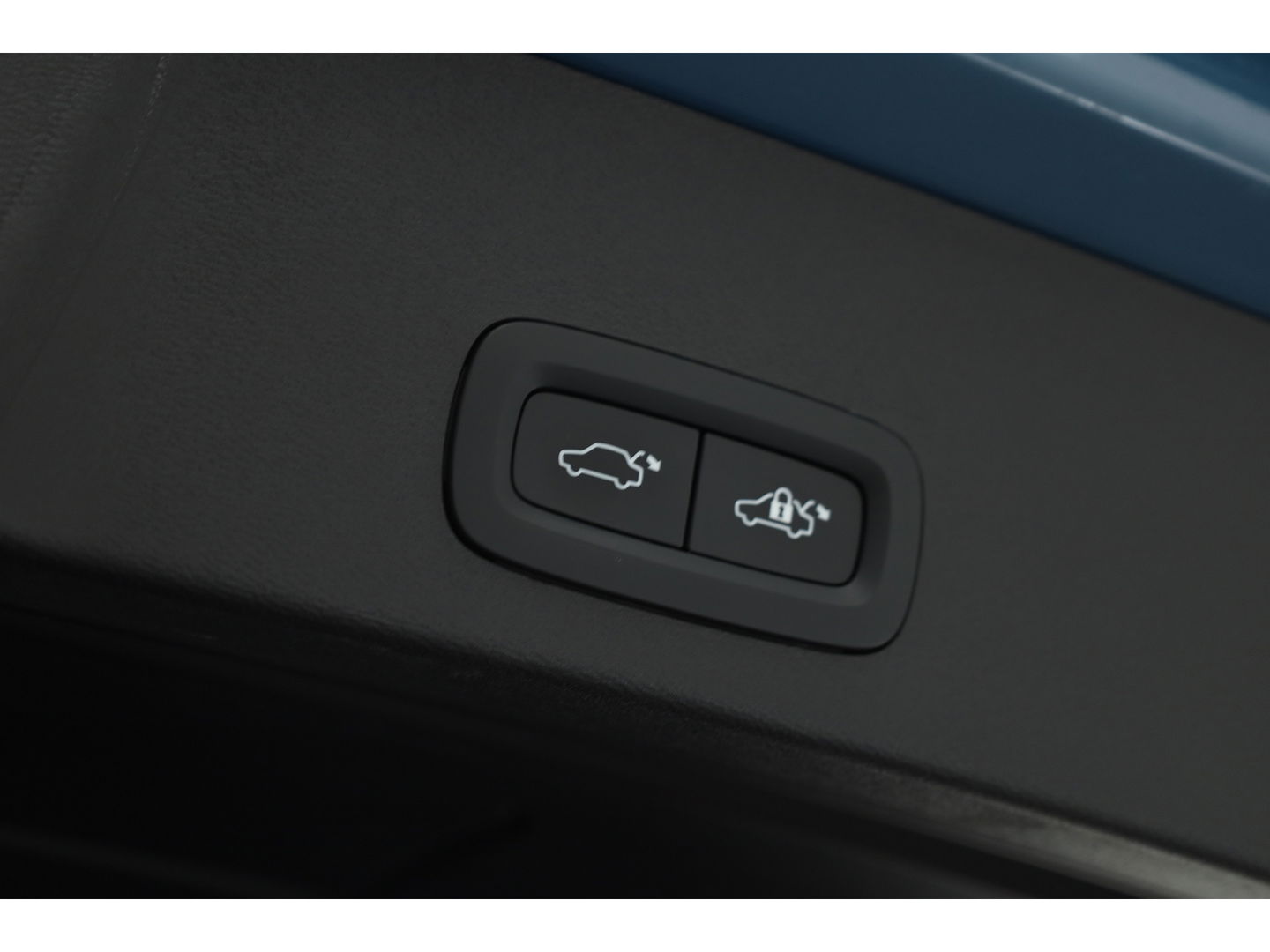 Volvo XC40 1.5 T5 Recharge Ultimate Dark Facelift | Pano | 360cam | Elek. Trekhaak | Harman Kardon | Pilot Assist