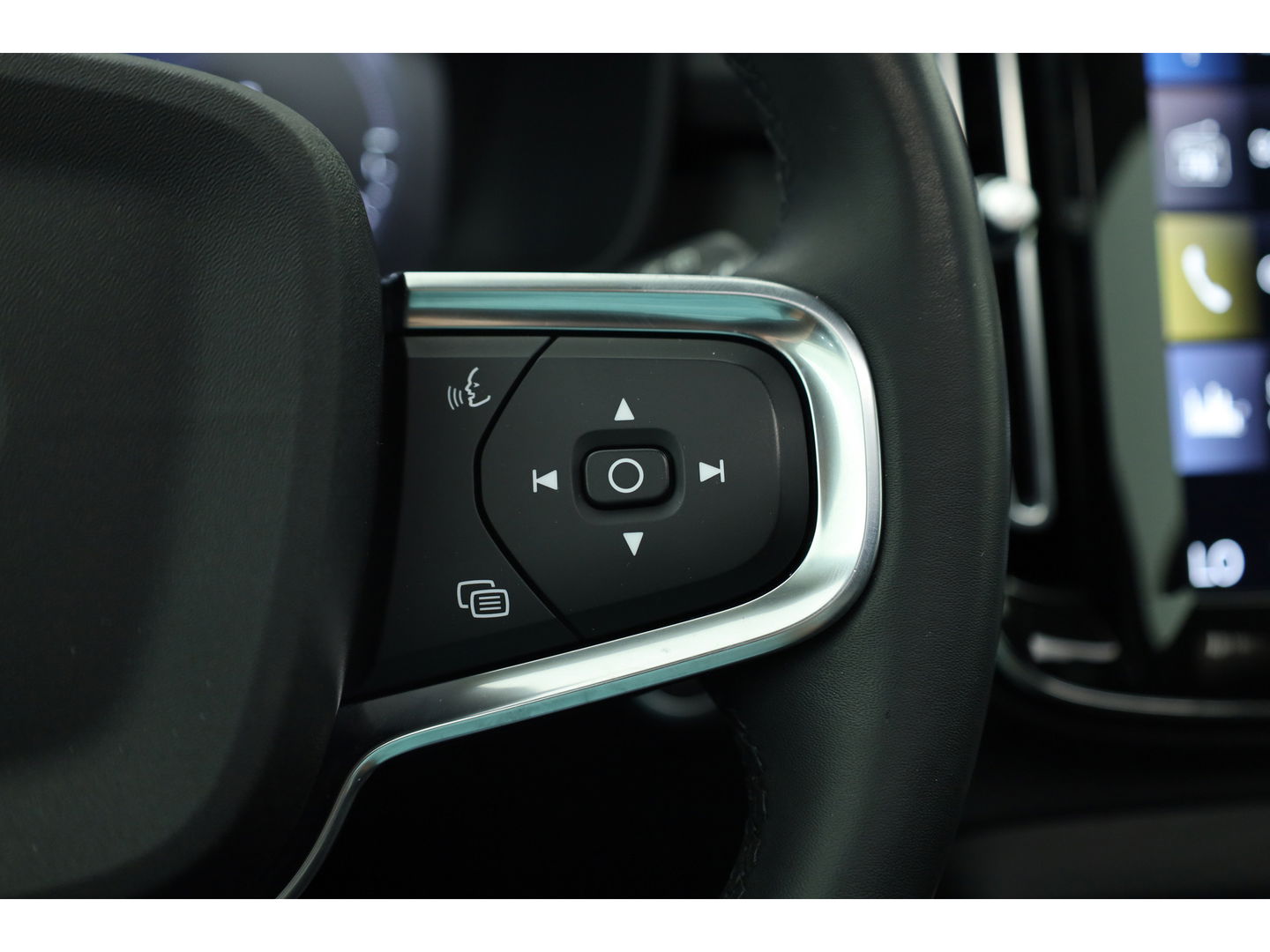 Volvo XC40 1.5 T5 Recharge Ultimate Dark Facelift | Pano | 360cam | Elek. Trekhaak | Harman Kardon | Pilot Assist