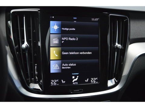 Volvo V60 T6 Hybride AWD R-Design Long Range | Stoel + Stuurverwarmd | Apple CarPlay | Camera | Leer | Parkeersensoren rondom |