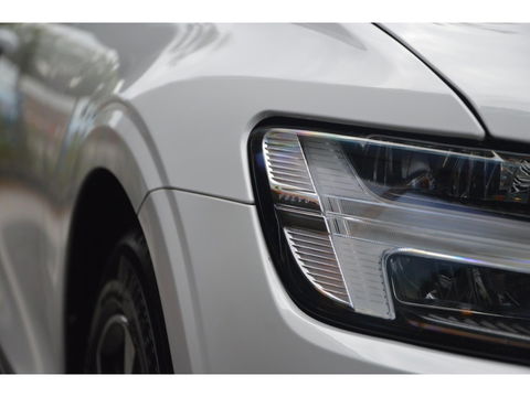 Volvo V60 T6 Hybride AWD R-Design Long Range | Stoel + Stuurverwarmd | Apple CarPlay | Camera | Leer | Parkeersensoren rondom |