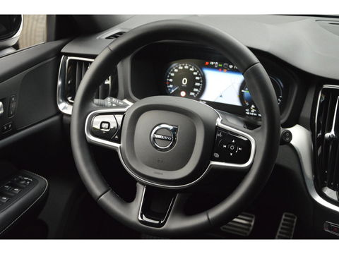 Volvo V60 T6 Hybride AWD R-Design Long Range | Stoel + Stuurverwarmd | Apple CarPlay | Camera | Leer | Parkeersensoren rondom |