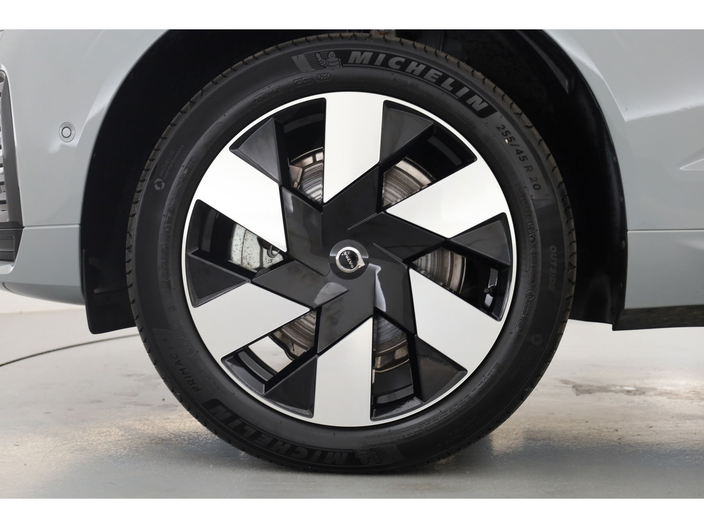 Volvo XC60 2.0 T8 Plug-in hybrid AWD Ultra Dark | Bowers & Wilkins | Massage | Trekhaak | Head-up | 360 camera |