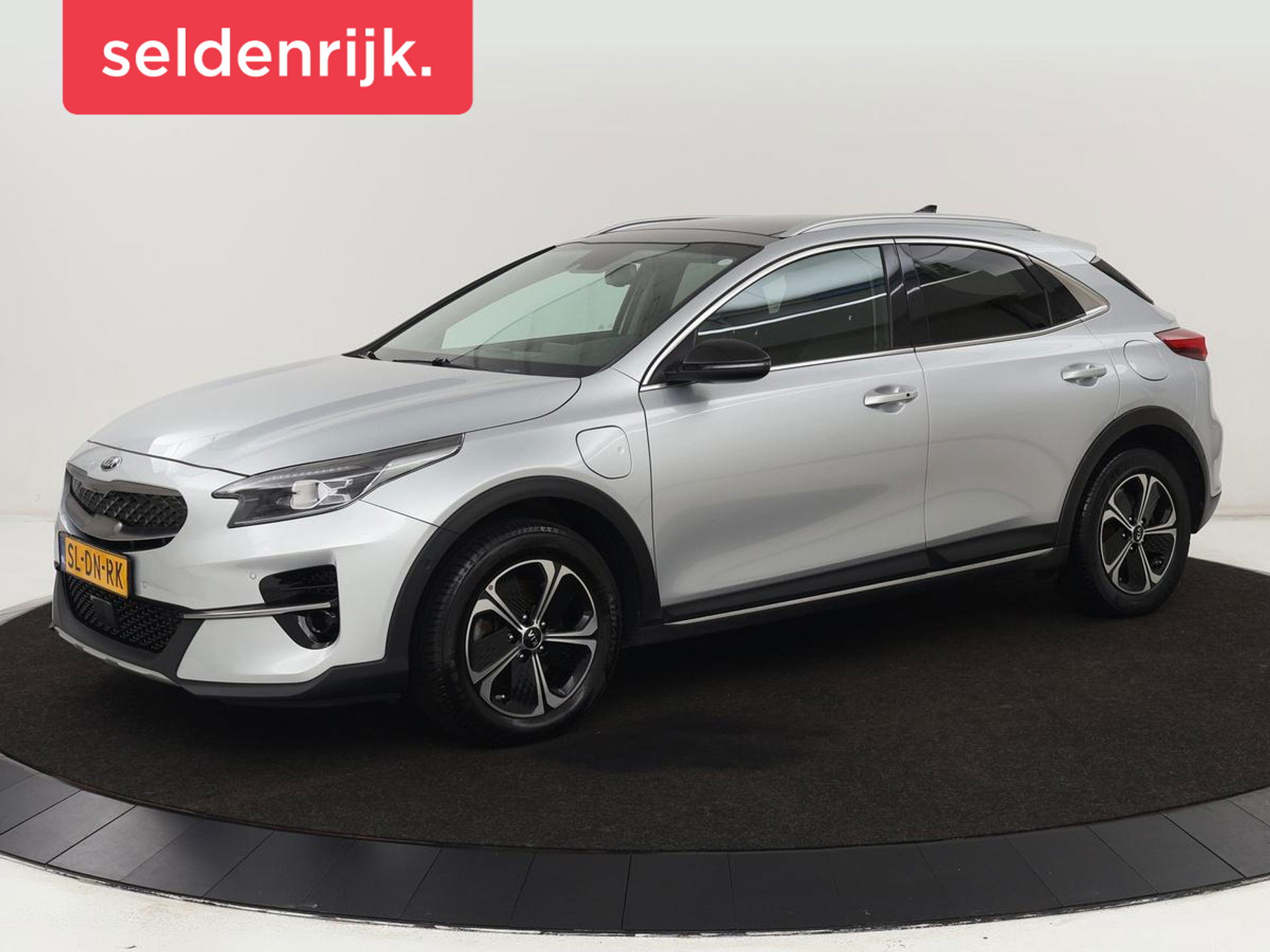 Kia Xceed 1.6 GDI PHEV ExecutiveLine | Schuifdak | Leder | Stoelventilatie | Adaptive cruise | Camera | Stoel & stuurverwarming | Memory | Digital Cockpit | Plug In