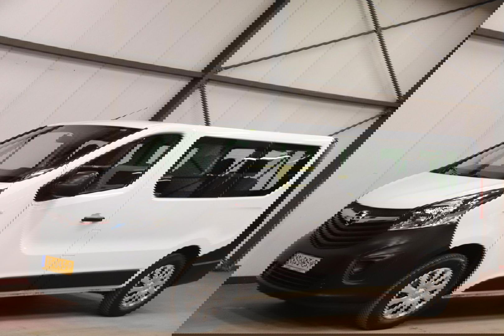 Opel Vivaro Combi PERSONENVERVOER 9 LEASE 258 EURO PER MAAND Opel Vivaro Combi PERSONENVERVOER 9 LEASE 366 EURO PER MAAND