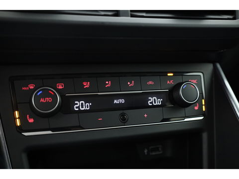 Volkswagen Polo 1.0 TSI Highline | Navi | All Seasons | PDC  V+A | Stoelverw. | Bluetooth