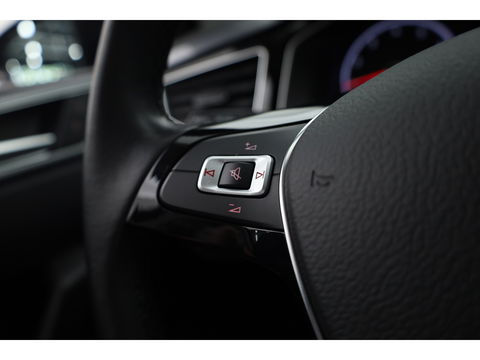 Volkswagen Polo 1.0 TSI Highline | Navi | All Seasons | PDC  V+A | Stoelverw. | Bluetooth