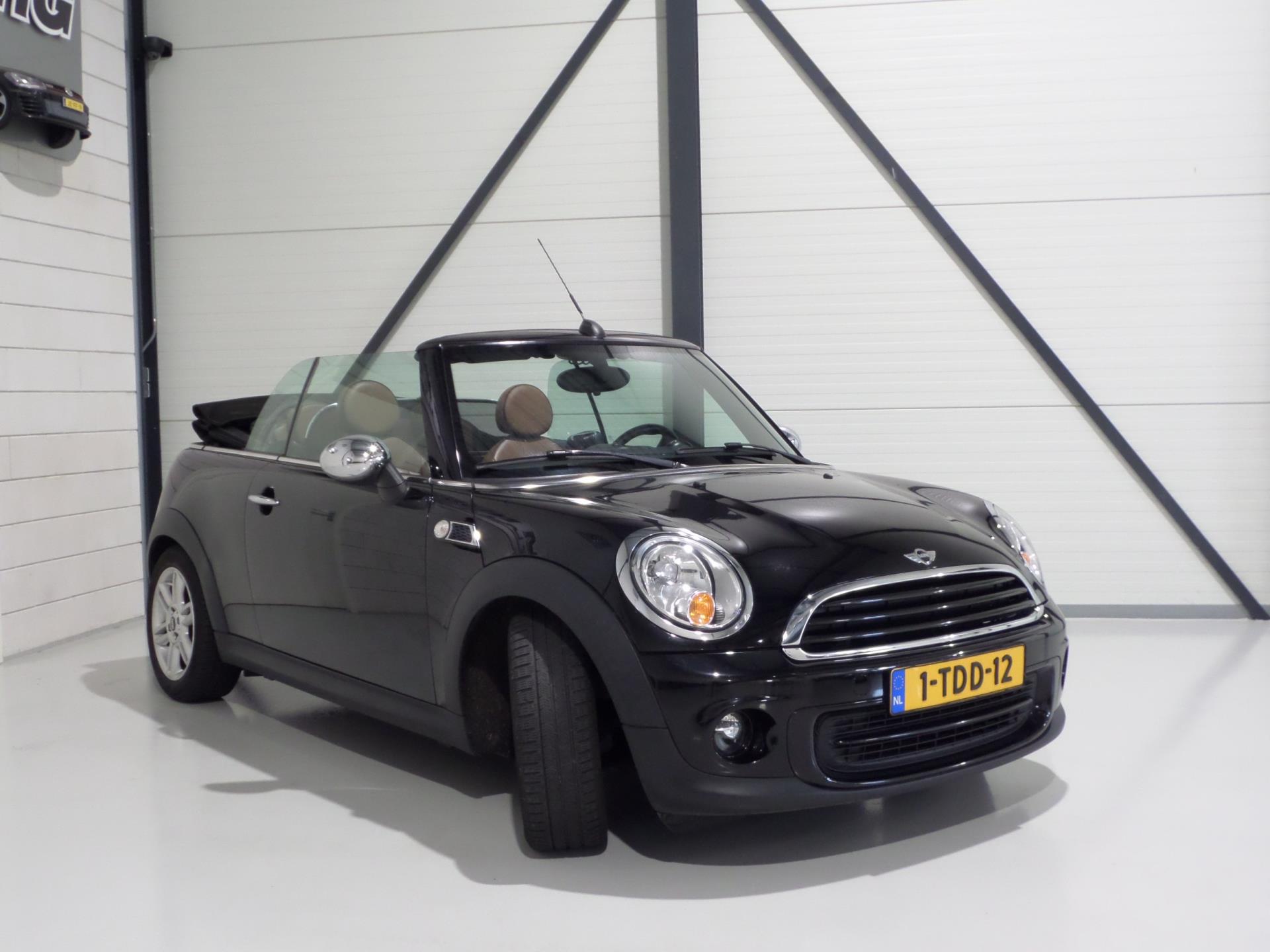 MINI Cabrio 1.6 One "Origineel NL!" Cognac-Leer Bluetooth Navigatie Stoelverwarming Cruise-control in ZEER nette staat !