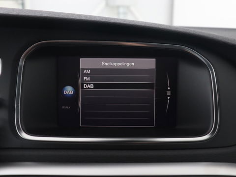Volvo V40 1.5 T3 Polar+ Sport | Panoramadak | Stoelverwarming | Camera | Full LED | Navigatie | Park Assist | Harman/Kardon | Keyless | R Design