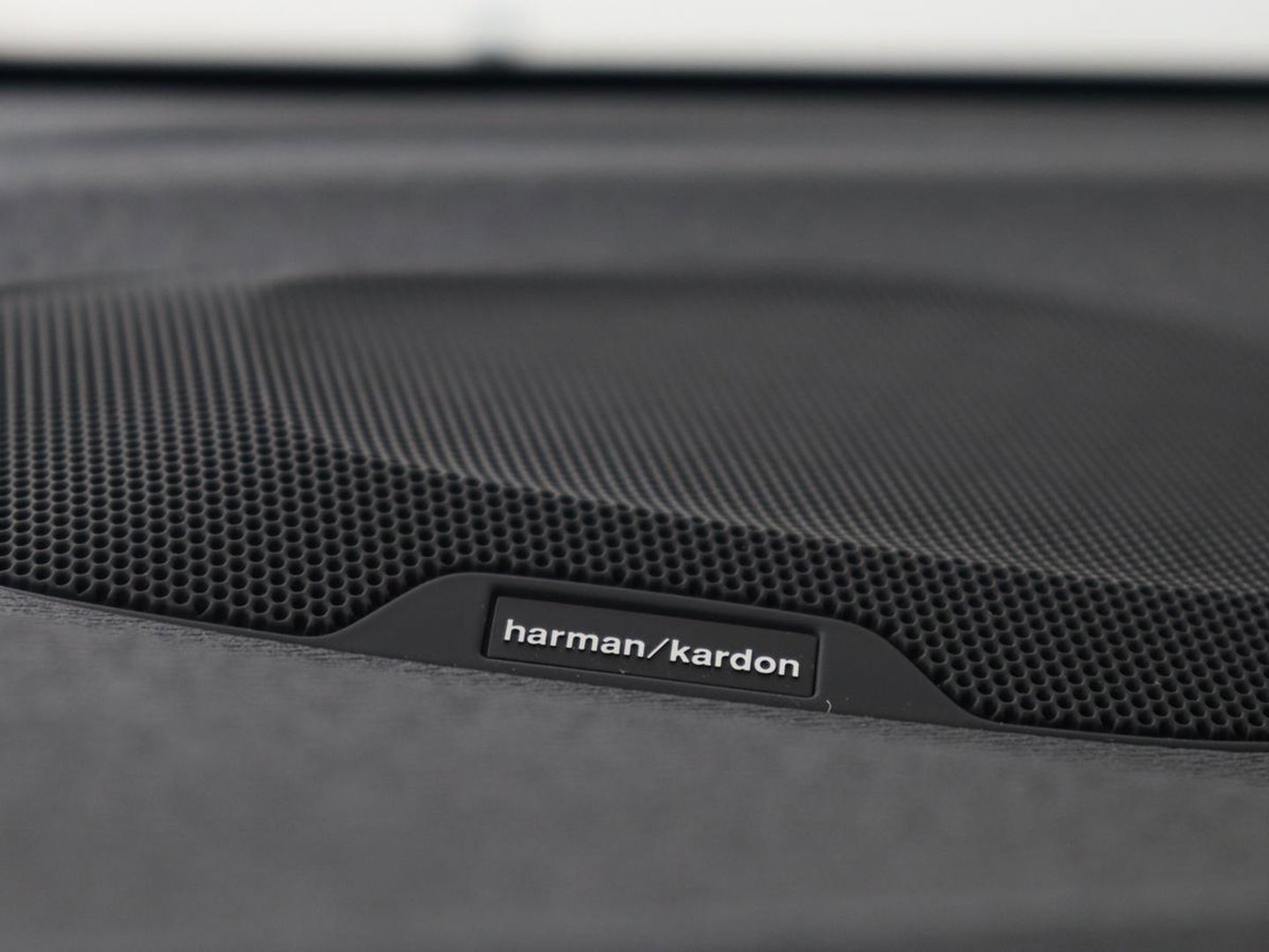 Volvo V40 1.5 T3 Polar+ Sport | Panoramadak | Stoelverwarming | Camera | Full LED | Navigatie | Park Assist | Harman/Kardon | Keyless | R Design