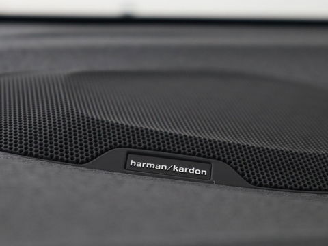 Volvo V40 1.5 T3 Polar+ Sport | Panoramadak | Stoelverwarming | Camera | Full LED | Navigatie | Park Assist | Harman/Kardon | Keyless | R Design