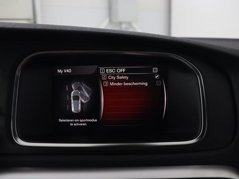 Volvo V40 1.5 T3 Polar+ Sport | Panoramadak | Stoelverwarming | Camera | Full LED | Navigatie | Park Assist | Harman/Kardon | Keyless | R Design