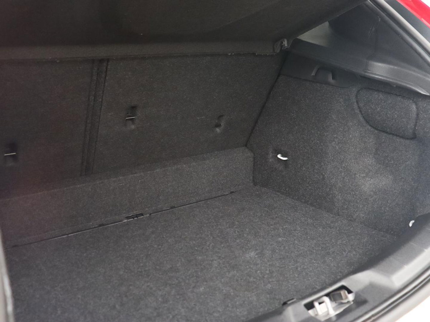 Volvo V40 1.5 T3 Polar+ Sport | Panoramadak | Stoelverwarming | Camera | Full LED | Navigatie | Park Assist | Harman/Kardon | Keyless | R Design