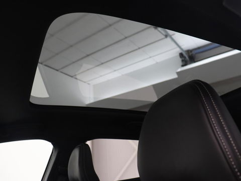 Volvo V40 1.5 T3 Polar+ Sport | Panoramadak | Stoelverwarming | Camera | Full LED | Navigatie | Park Assist | Harman/Kardon | Keyless | R Design
