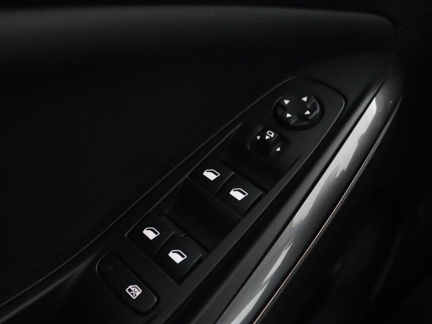 Opel Grandland X 1.6 Turbo Hybrid Ultimatie | Stoelventilatie | 360 Camera | Trekhaak | Carplay | Leder | Memory | Adaptive cruise | Full LED | Navigatie | PHEV | Plug In