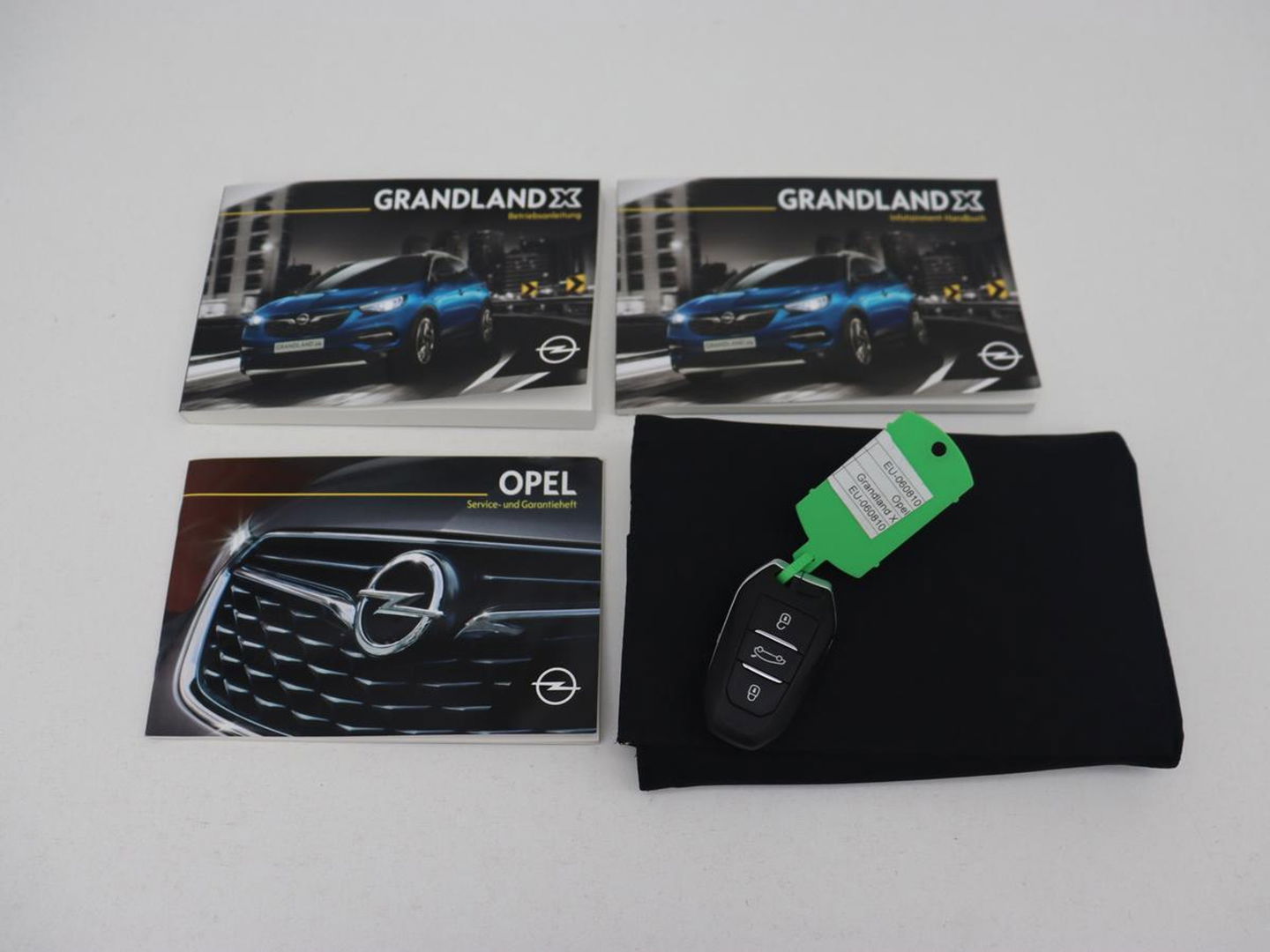Opel Grandland X 1.6 Turbo Hybrid Ultimatie | Stoelventilatie | 360 Camera | Trekhaak | Carplay | Leder | Memory | Adaptive cruise | Full LED | Navigatie | PHEV | Plug In