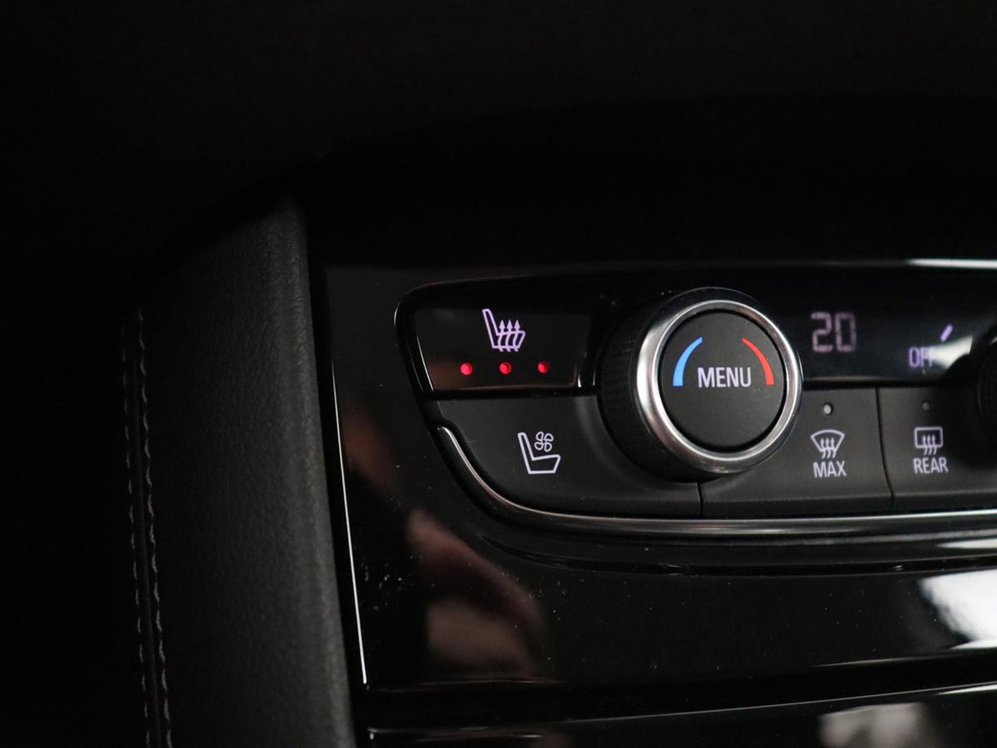 Opel Grandland X 1.6 Turbo Hybrid Ultimatie | Stoelventilatie | 360 Camera | Trekhaak | Carplay | Leder | Memory | Adaptive cruise | Full LED | Navigatie | PHEV | Plug In