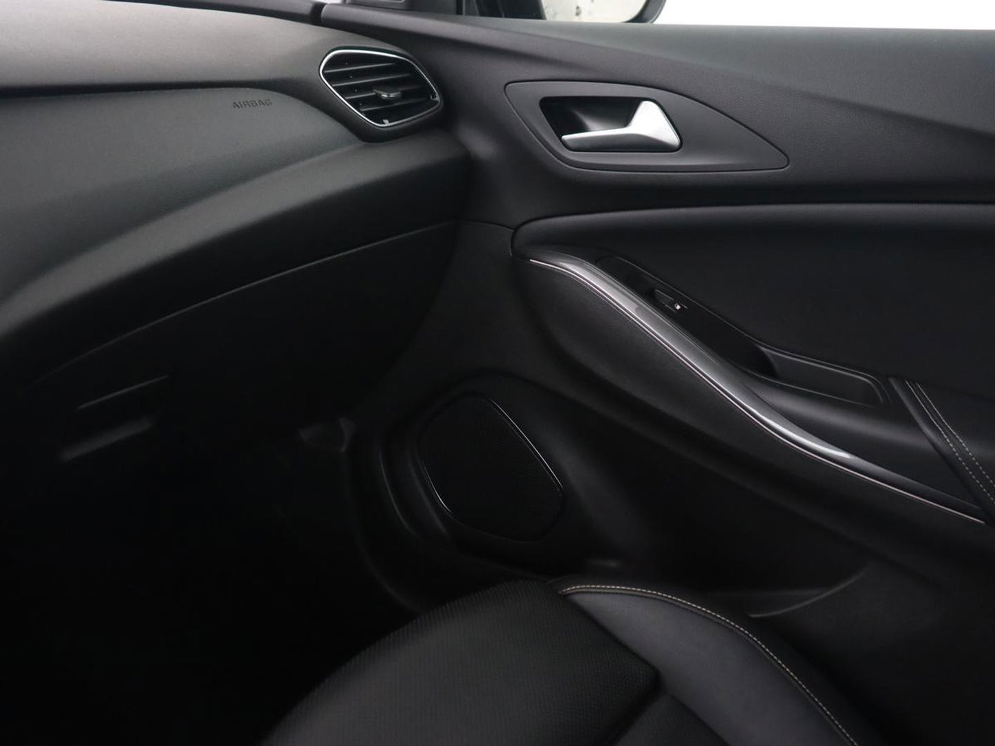 Opel Grandland X 1.6 Turbo Hybrid Ultimatie | Stoelventilatie | 360 Camera | Trekhaak | Carplay | Leder | Memory | Adaptive cruise | Full LED | Navigatie | PHEV | Plug In
