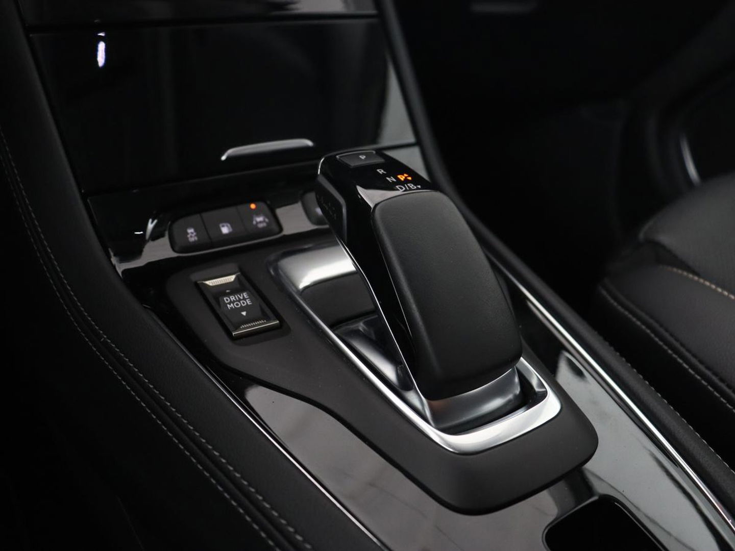 Opel Grandland X 1.6 Turbo Hybrid Ultimatie | Stoelventilatie | 360 Camera | Trekhaak | Carplay | Leder | Memory | Adaptive cruise | Full LED | Navigatie | PHEV | Plug In