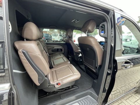 Mercedes-Benz V-Klasse 300d 237pk Extra Lang DC 5 persoons Avantgarde Edition / vaste prijs rijklaar € 52.950 ex btw / lease vanaf € 864 / AMG / burmester / leer / camera / originele Nedelandse bus !