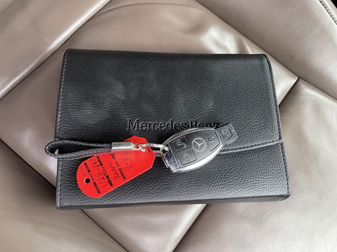 Mercedes-Benz V-Klasse 300d 237pk Extra Lang DC 5 persoons Avantgarde Edition / vaste prijs rijklaar € 52.950 ex btw / lease vanaf € 864 / AMG / burmester / leer / camera / originele Nedelandse bus !