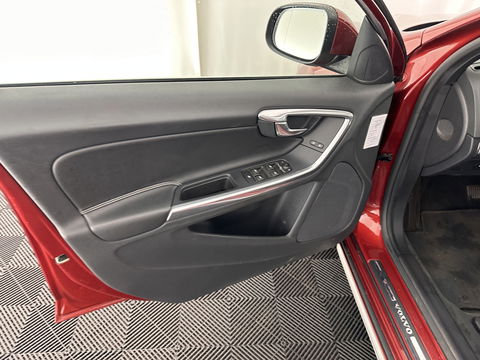 Volvo V60 2.4 D6 Twin Engine R-Design-Sport-Pack [ AIRCO-DEFECT ] Aut. *PANO | LUXURY-LEATHER | BI-XENON | HEATED-SPORTSEATS | NAVI-FULLMAP | CAMERA |  ECC | PDC | CRUISE | MEMORY-PACK | TOWBAR | 18''ALU*