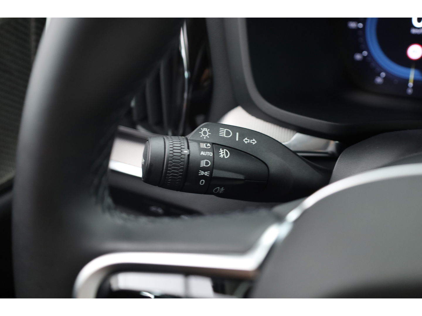 Volvo V60 2.0 T6 Plug-in hybrid AWD Plus Bright | H&K Audio | 360 camera | ACC | Blis | 4x stoel + stuurverw. |