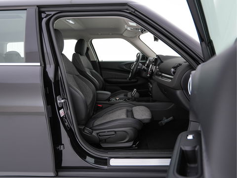 MINI Clubman 1.5 Cooper Chili (INCL-BTW) Aut. *LEATHER-MICROFIBRE | FULL-LED | KEYLESS | NAVI-FULLMAP | SPORT-SEATS | ECC | PDC | CRUISE | 18''ALU*