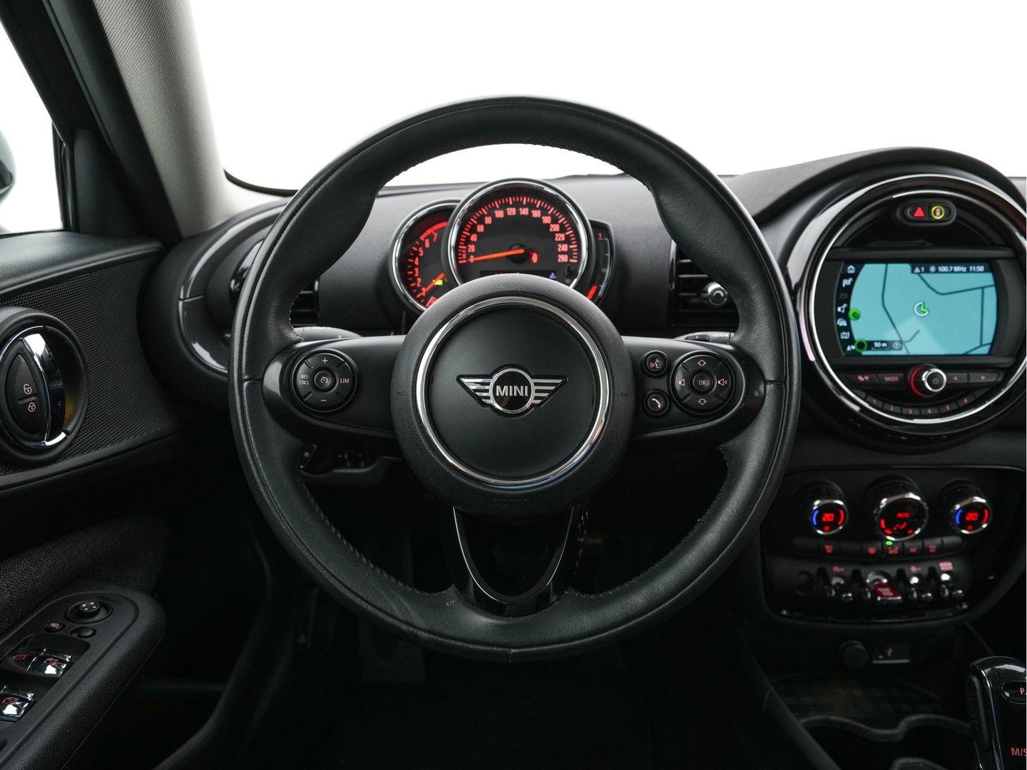 MINI Clubman 1.5 Cooper Chili (INCL-BTW) Aut. *LEATHER-MICROFIBRE | FULL-LED | KEYLESS | NAVI-FULLMAP | SPORT-SEATS | ECC | PDC | CRUISE | 18''ALU*