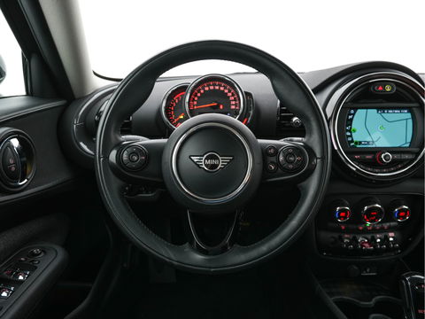 MINI Clubman 1.5 Cooper Chili (INCL-BTW) Aut. *LEATHER-MICROFIBRE | FULL-LED | KEYLESS | NAVI-FULLMAP | SPORT-SEATS | ECC | PDC | CRUISE | 18''ALU*