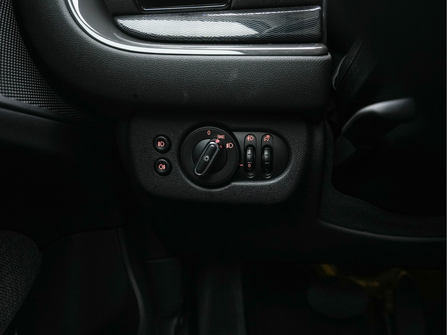 MINI Clubman 1.5 Cooper Chili (INCL-BTW) Aut. *LEATHER-MICROFIBRE | FULL-LED | KEYLESS | NAVI-FULLMAP | SPORT-SEATS | ECC | PDC | CRUISE | 18''ALU*