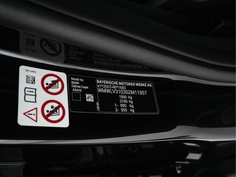MINI Clubman 1.5 Cooper Chili (INCL-BTW) Aut. *LEATHER-MICROFIBRE | FULL-LED | KEYLESS | NAVI-FULLMAP | SPORT-SEATS | ECC | PDC | CRUISE | 18''ALU*