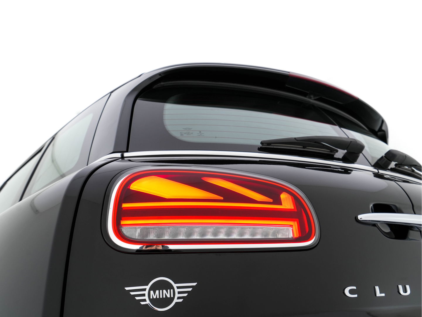 MINI Clubman 1.5 Cooper Chili (INCL-BTW) Aut. *LEATHER-MICROFIBRE | FULL-LED | KEYLESS | NAVI-FULLMAP | SPORT-SEATS | ECC | PDC | CRUISE | 18''ALU*