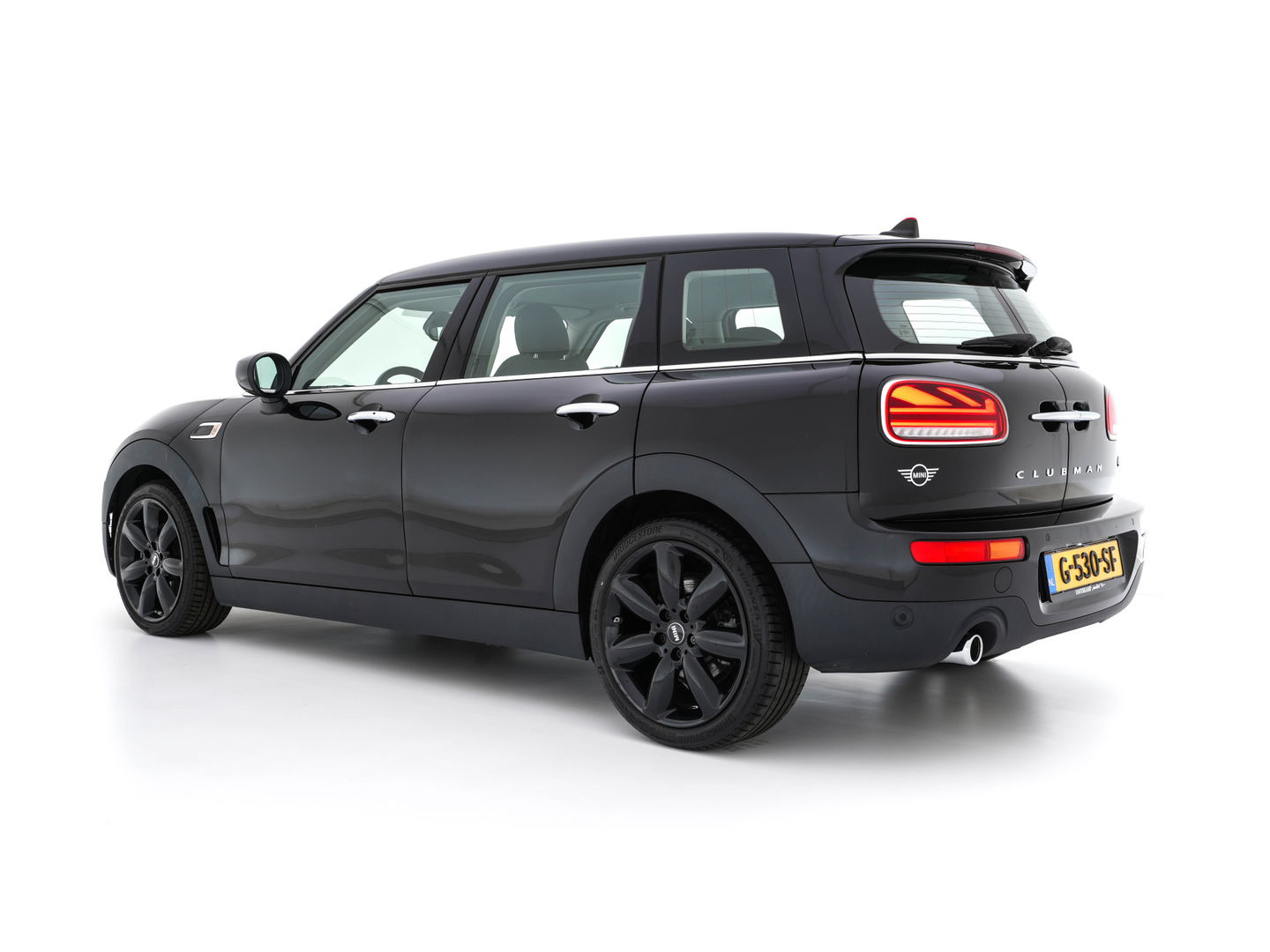 MINI Clubman 1.5 Cooper Chili (INCL-BTW) Aut. *LEATHER-MICROFIBRE | FULL-LED | KEYLESS | NAVI-FULLMAP | SPORT-SEATS | ECC | PDC | CRUISE | 18''ALU*