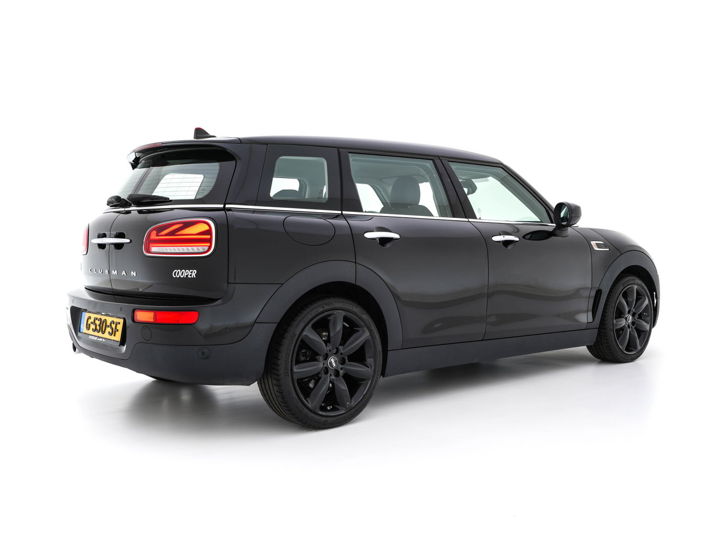 MINI Clubman 1.5 Cooper Chili (INCL-BTW) Aut. *LEATHER-MICROFIBRE | FULL-LED | KEYLESS | NAVI-FULLMAP | SPORT-SEATS | ECC | PDC | CRUISE | 18''ALU*