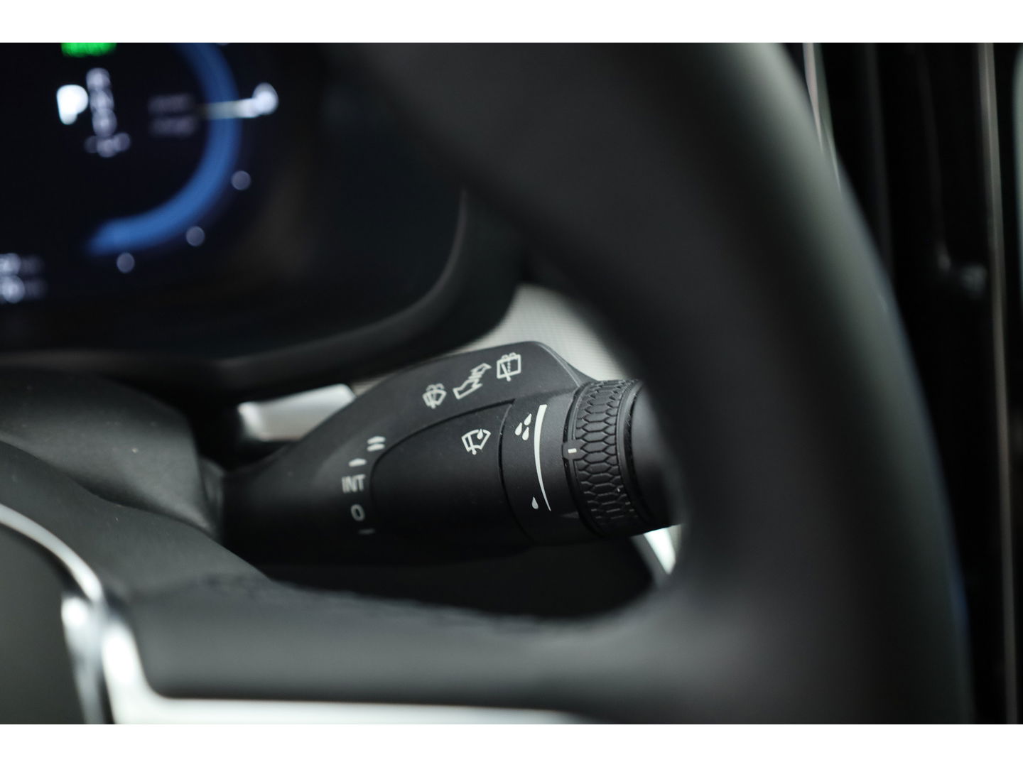 Volvo V60 2.0 T6 Plug-in hybrid AWD Plus Bright | Long range | H&K Audio | 19 inch | 4x stoel+ stuurverw. | ACC |