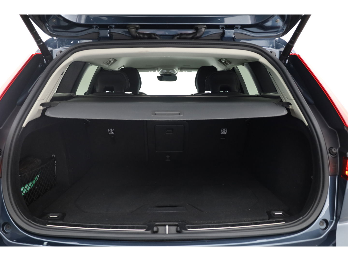 Volvo V60 2.0 T6 Plug-in hybrid AWD Plus Bright | Long range | H&K Audio | 19 inch | 4x stoel+ stuurverw. | ACC |