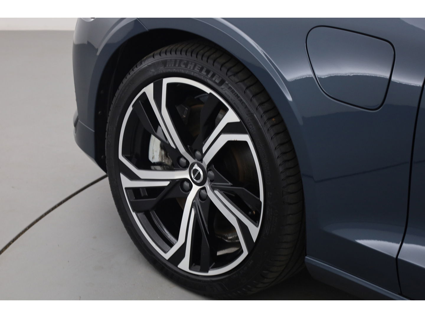 Volvo V60 2.0 T6 Plug-in hybrid AWD Plus Bright | Long range | H&K Audio | 19 inch | 4x stoel+ stuurverw. | ACC |