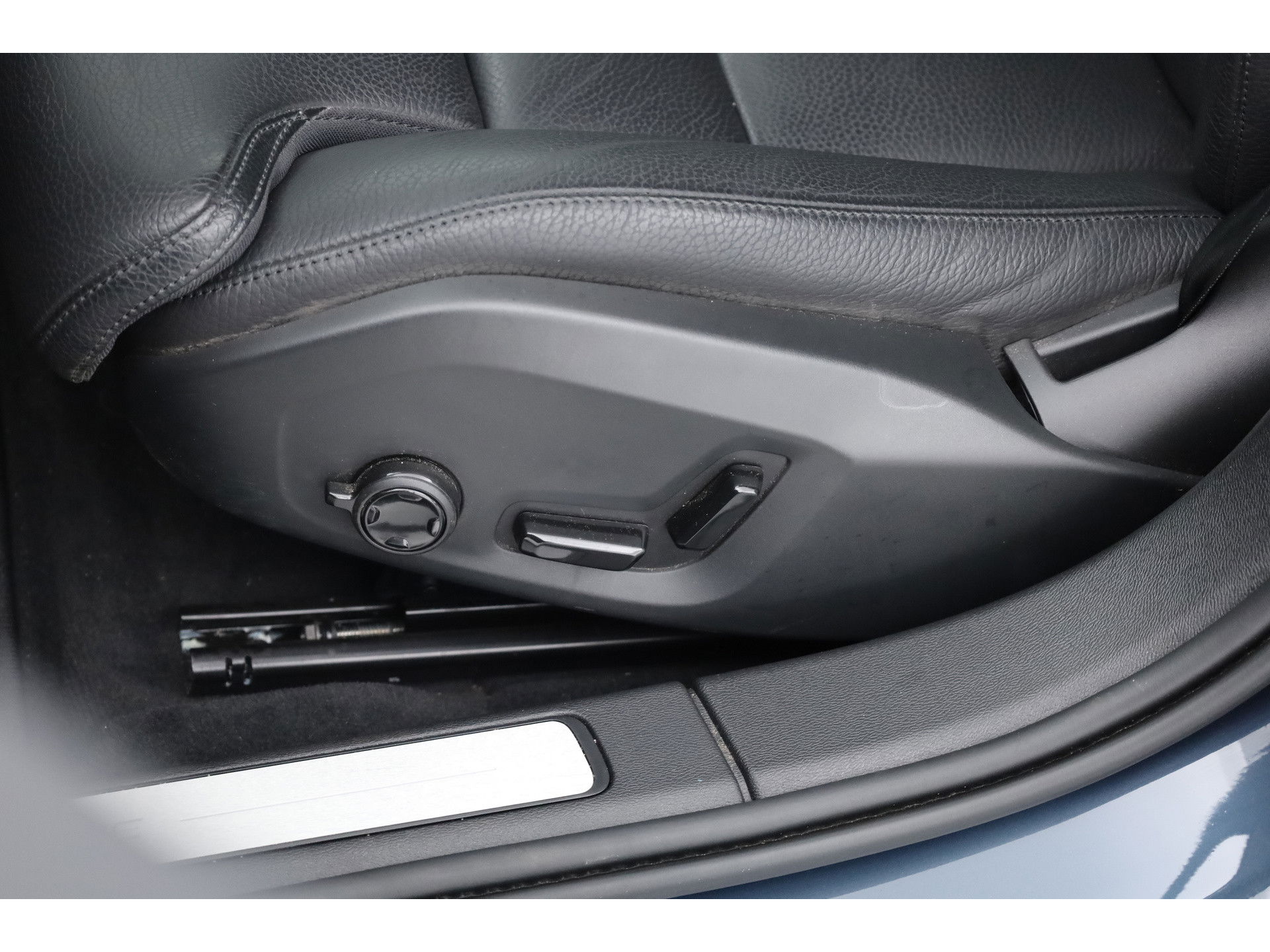 Volvo V60 2.0 T6 Plug-in hybrid AWD Plus Bright | Long range | H&K Audio | 19 inch | 4x stoel+ stuurverw. | ACC |