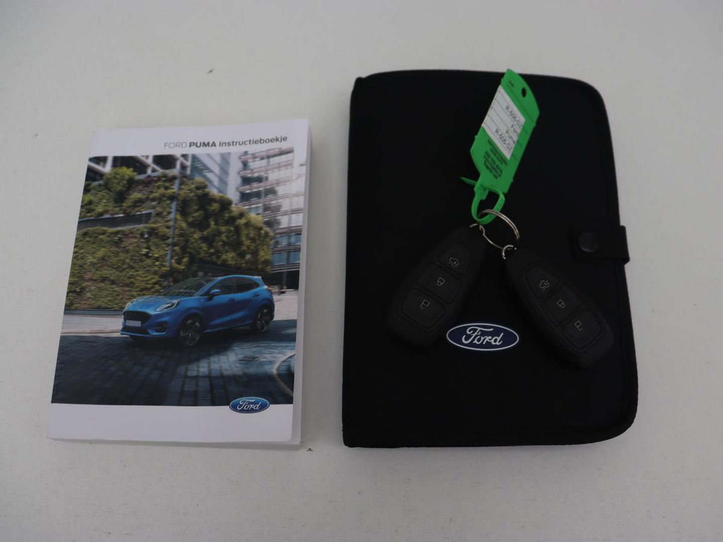 Ford Puma 1.0 EcoBoost Hybrid ST Line Vignale | Leder | Trekhaak | Massage | Stoel & stuurverwarming | Carplay | Navigatie | Keyless | Full LED