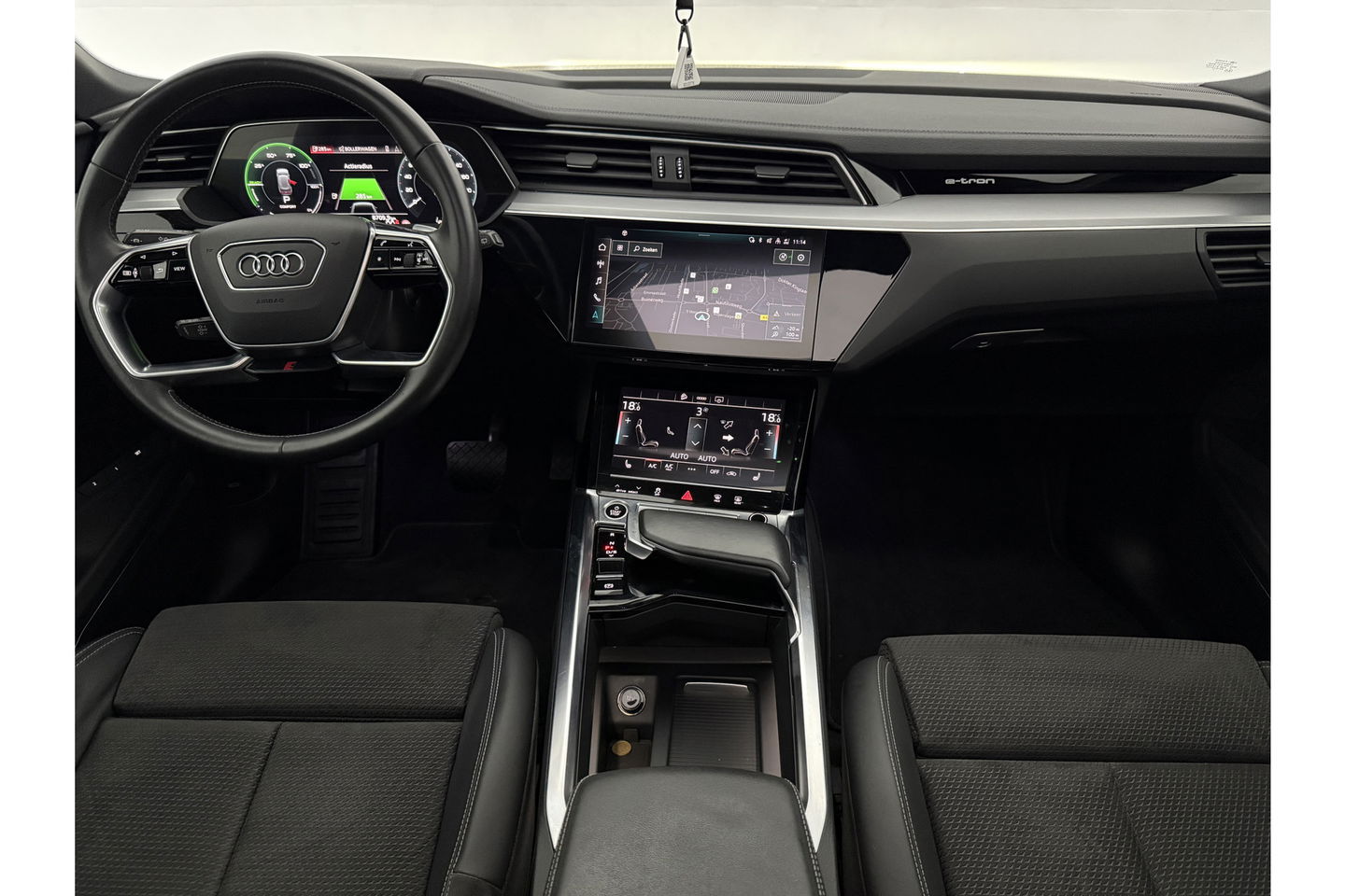 Audi e-tron 55 Quattro S-line 95 kWh b&o Pano Sfeer Memory ACC LED 21"LMV Trekhaak Virtual Carplay Clima Navi PDC