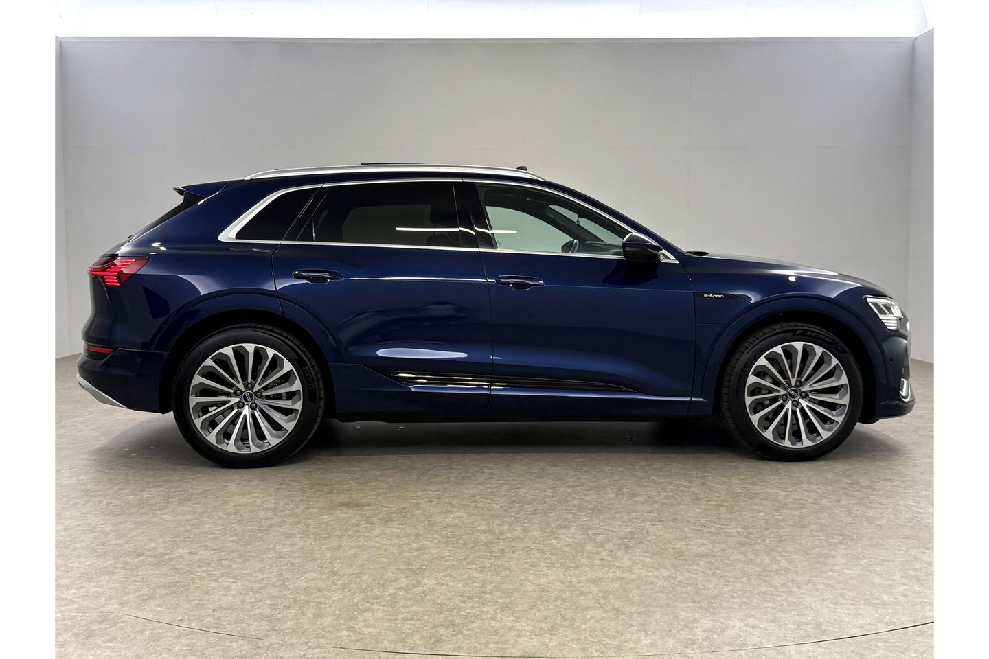 Audi e-tron 55 Quattro S-line 95 kWh b&o Pano Sfeer Memory ACC LED 21"LMV Trekhaak Virtual Carplay Clima Navi PDC