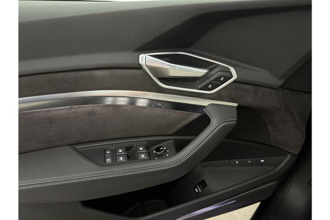 Audi e-tron 55 Quattro S-line 95 kWh b&o Pano Sfeer Memory ACC LED 21"LMV Trekhaak Virtual Carplay Clima Navi PDC