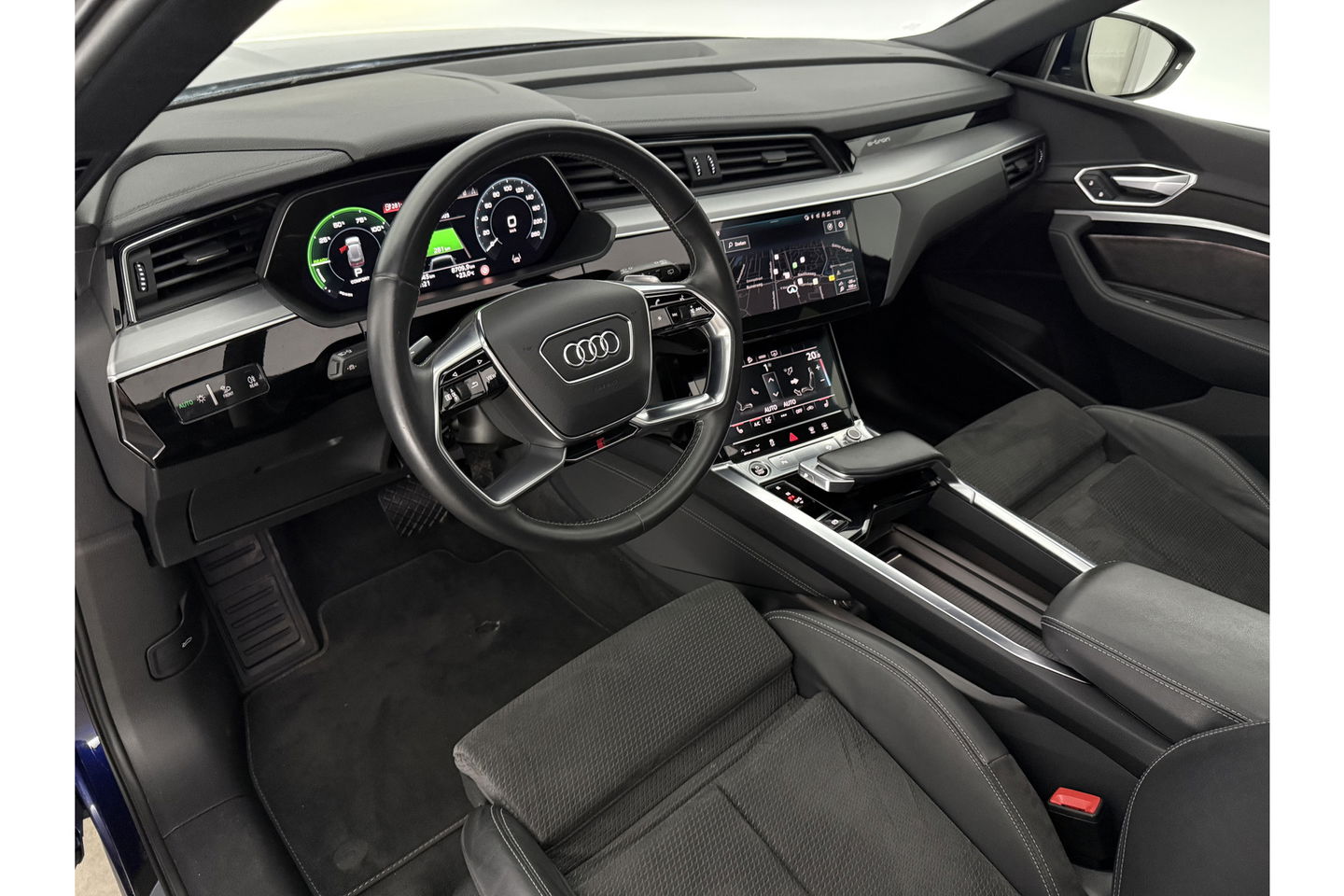 Audi e-tron 55 Quattro S-line 95 kWh b&o Pano Sfeer Memory ACC LED 21"LMV Trekhaak Virtual Carplay Clima Navi PDC