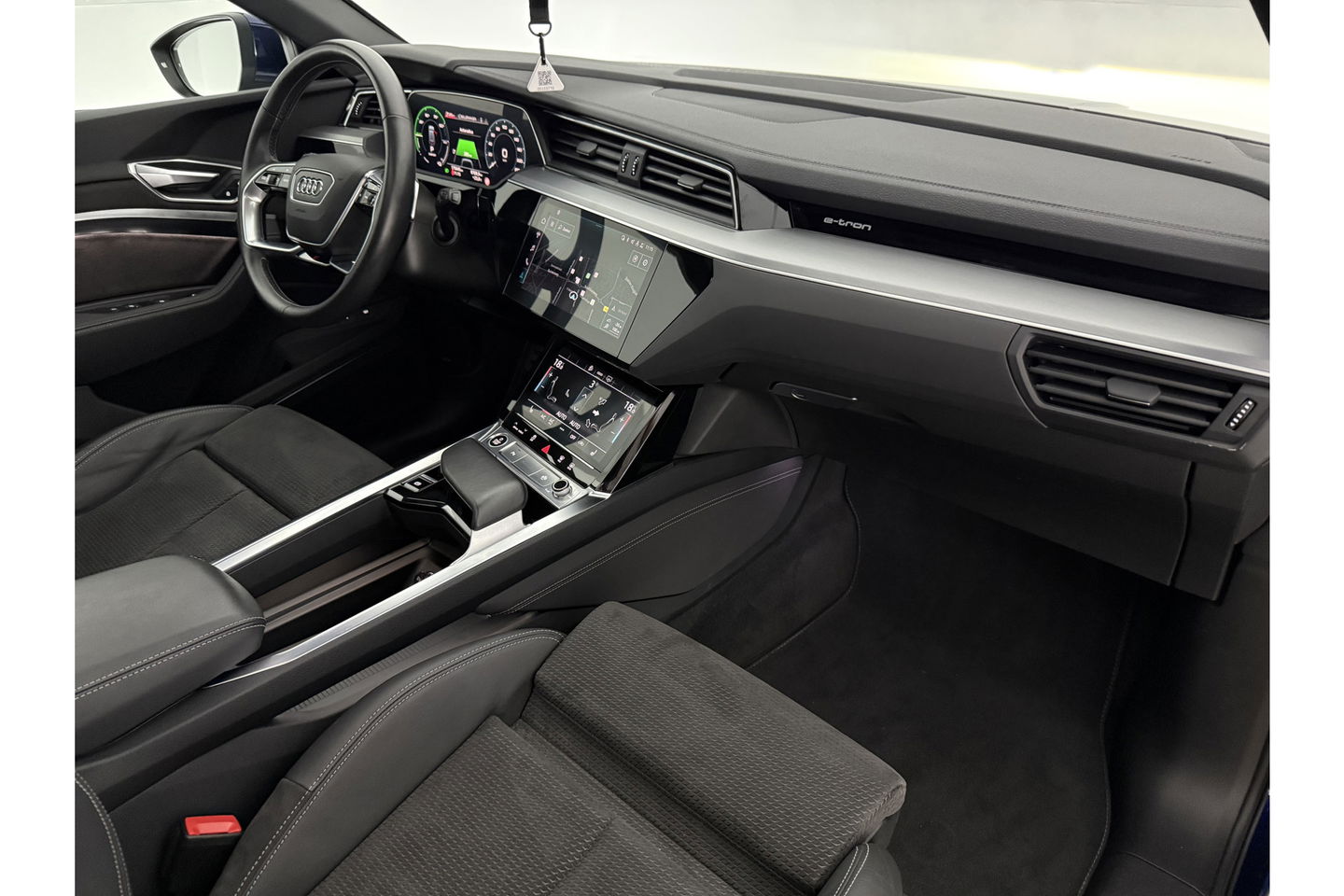 Audi e-tron 55 Quattro S-line 95 kWh b&o Pano Sfeer Memory ACC LED 21"LMV Trekhaak Virtual Carplay Clima Navi PDC