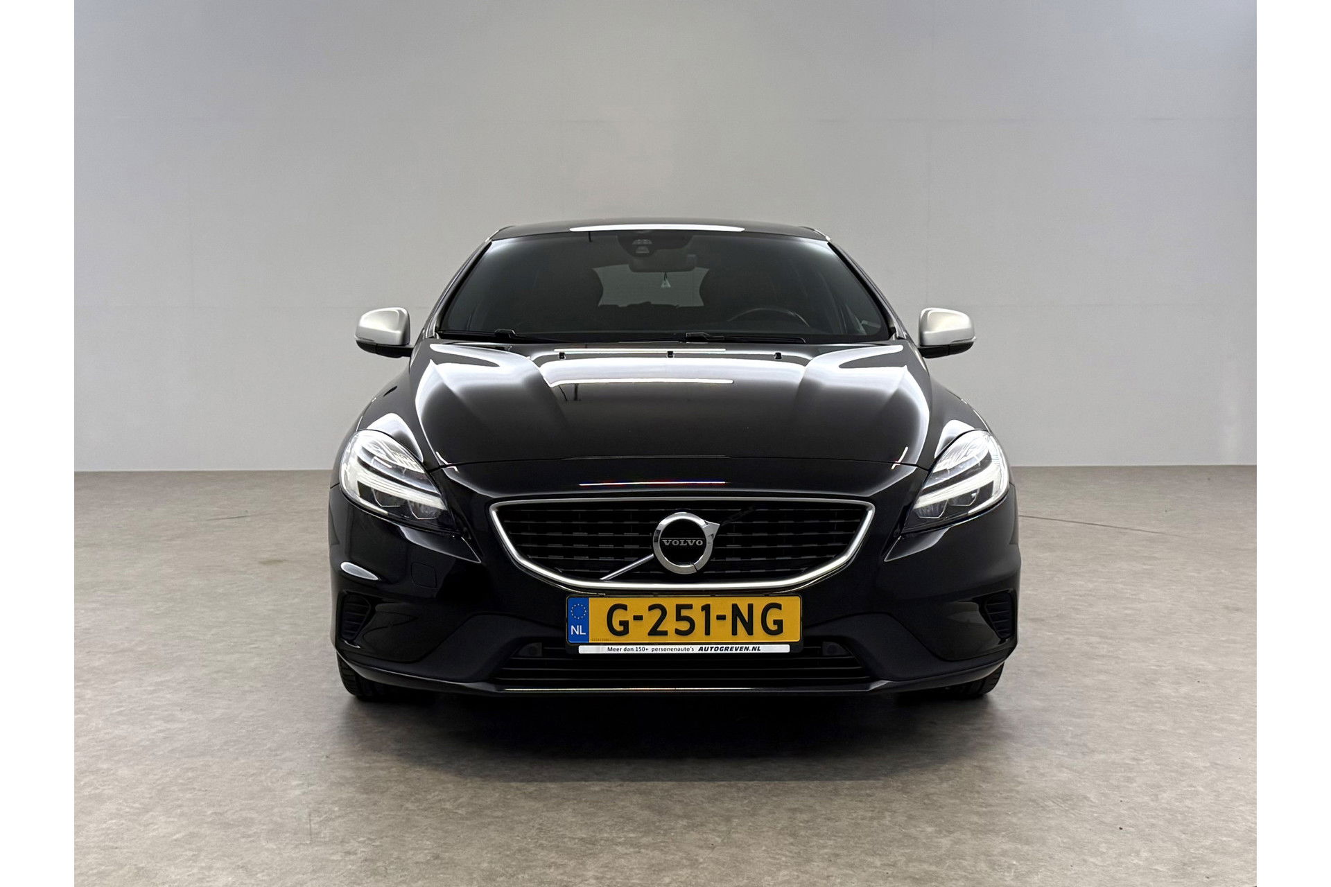 Volvo V40 1.5 T3 Polar+ 153PK R-design Camera LED Pano Trekhaak h/k Audio Clima Cruise Navi PDC Virtual 17"LMV