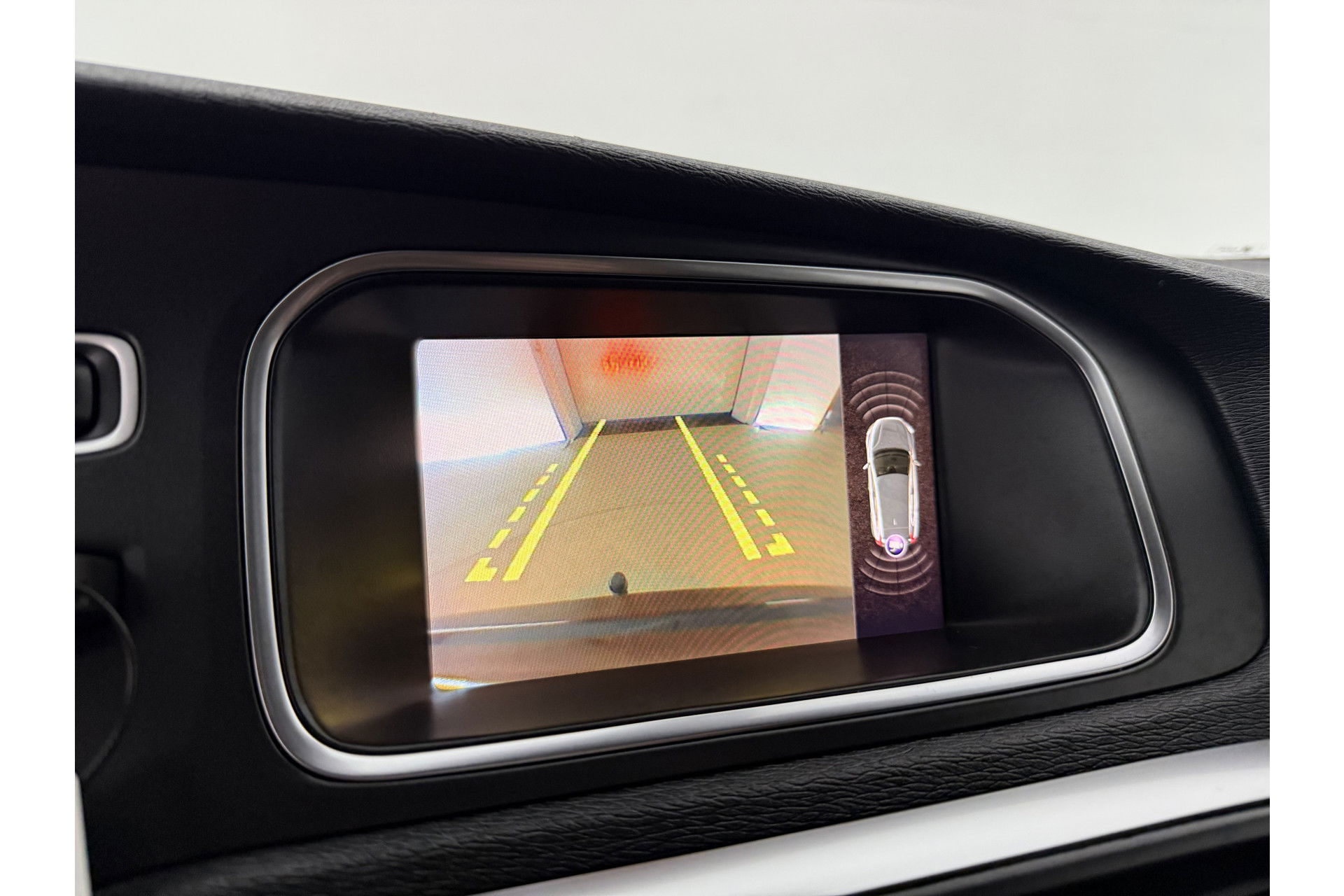 Volvo V40 1.5 T3 Polar+ 153PK R-design Camera LED Pano Trekhaak h/k Audio Clima Cruise Navi PDC Virtual 17"LMV